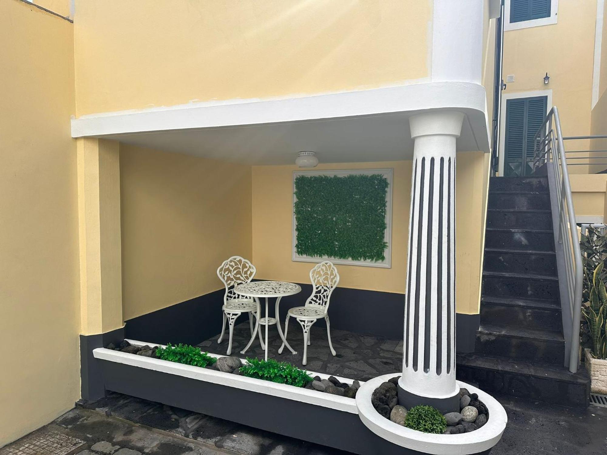 Azor International Hostel Ponta Delgada Exteriör bild